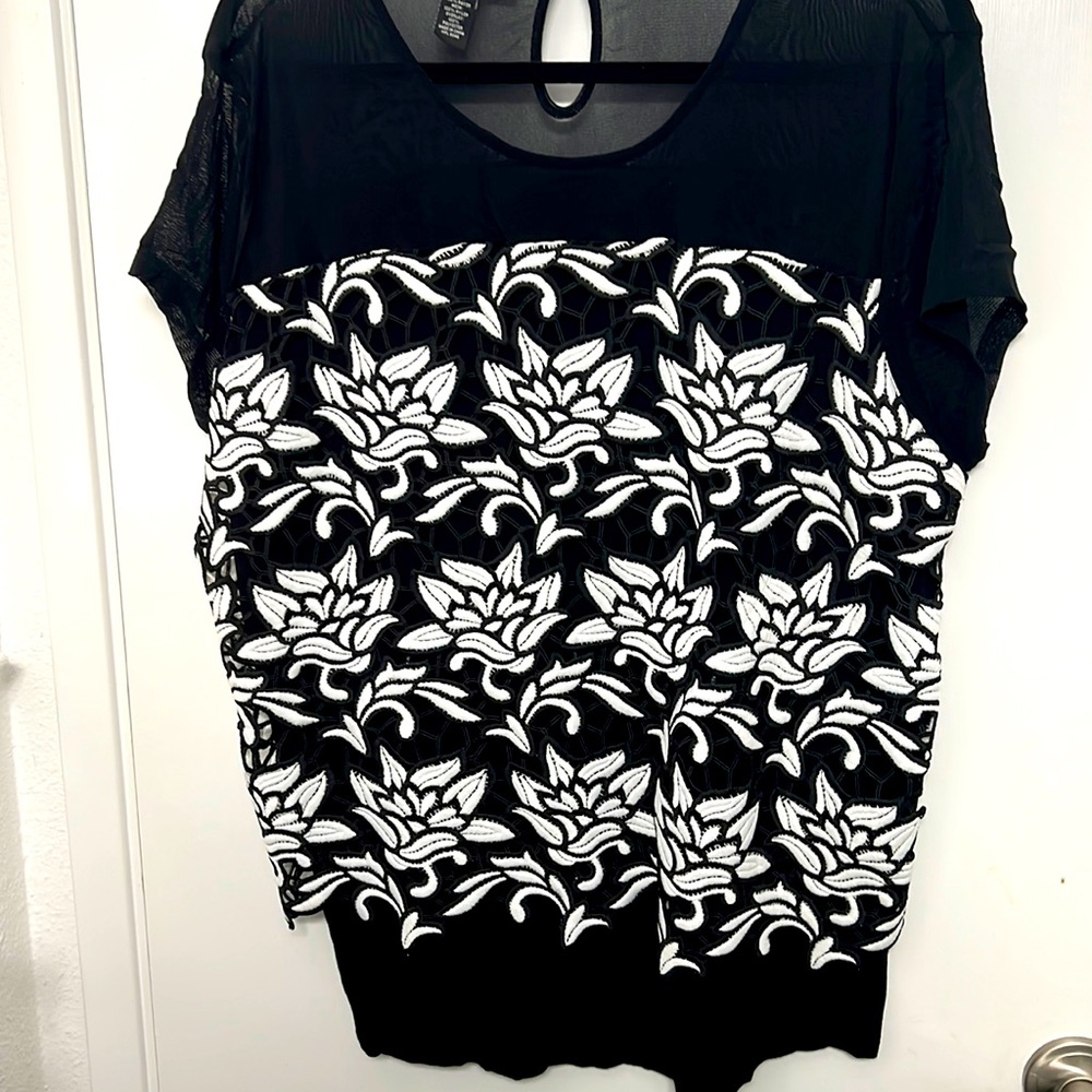 Blouse with flowers